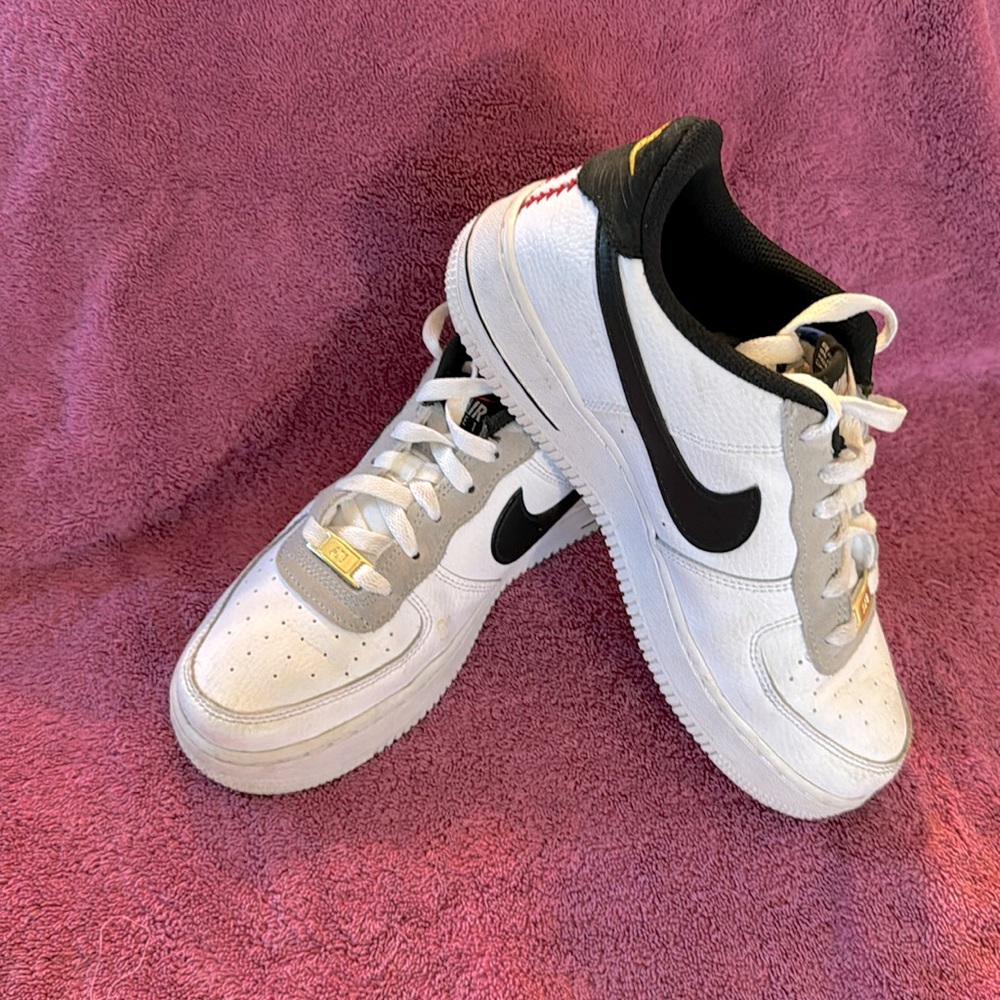 Air Force like new Ken Griffey jr kids size